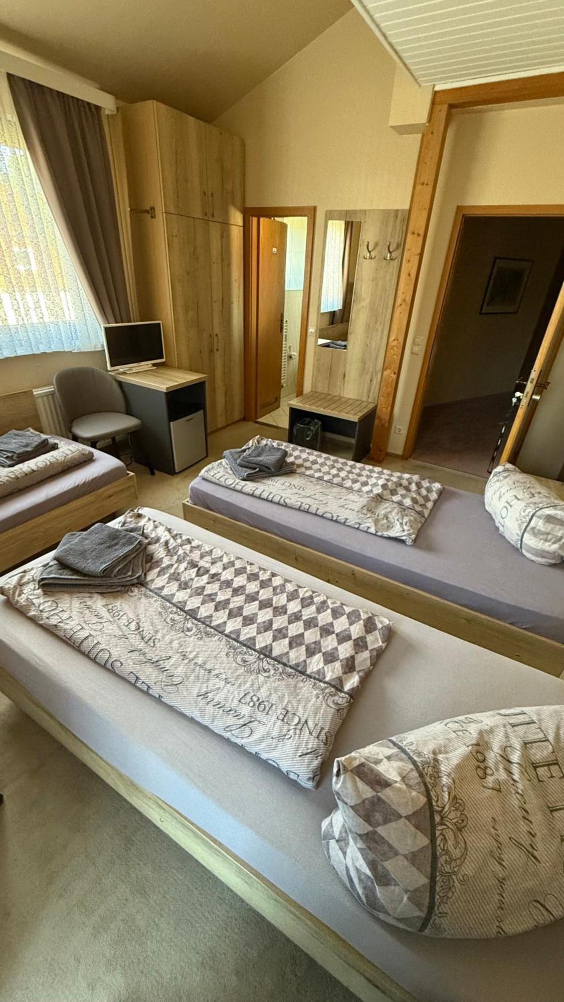 Hotel Pension Pamina Berlino Esterno foto